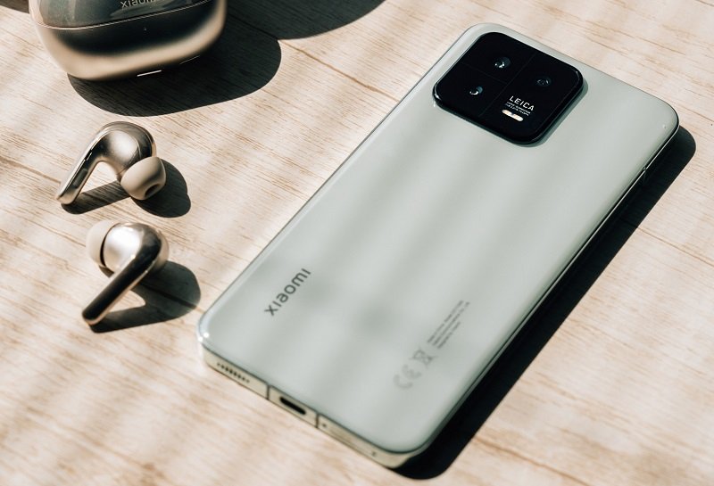 Xiaomi sorprende con rebaja limitada de 300 euros para uno de sus mejores móviles del año