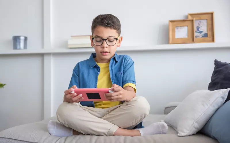 A los más jóvenes les gustan los videojuegos.