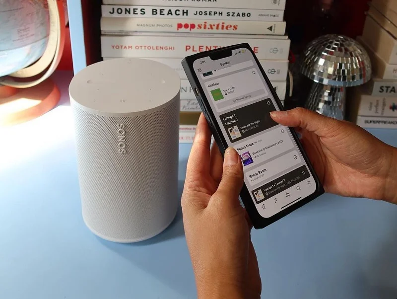 Sonos Move 2: el altavoz de audio exterior con autonomía y resistencia mejoradas Con una autonomía ampliada, resistencia mejorada y un sonido estéreo espacial impecable, es el compañero perfecto para tus aventuras al aire libre